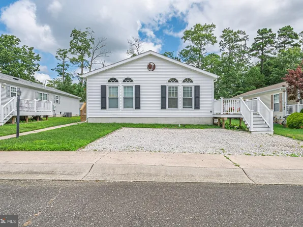 4 Pinetree Ln, Mays Landing, NJ 08330