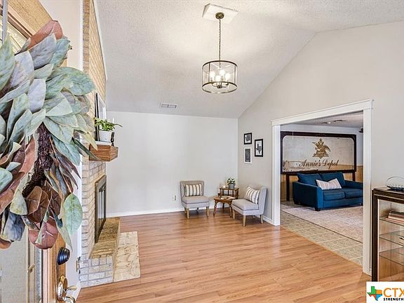 5th image of 1605 Shady Ln