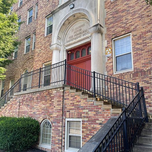 1st image of 1515 W Allegheny Ave #1