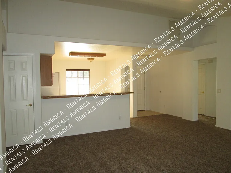 144 S Mulberry St — Photo 18