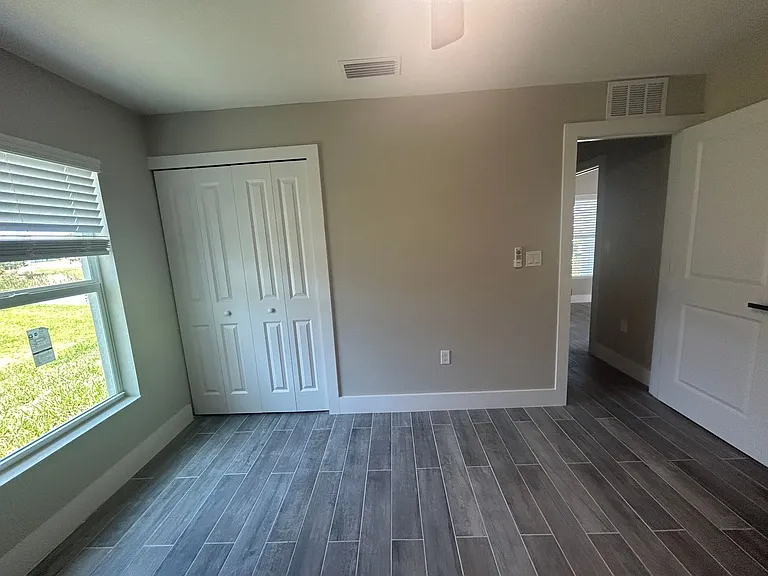 4004 NE 17th Ave — Photo 12