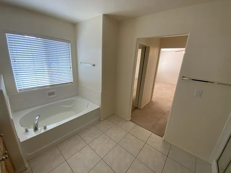 1001 Pleasing Plateau St — Photo 21