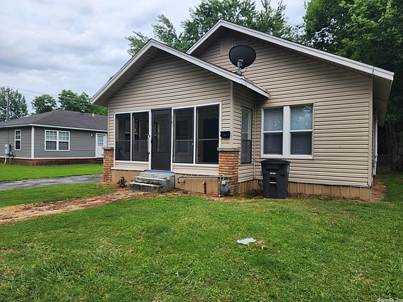 2nd image of 703 W Woodruff Ave