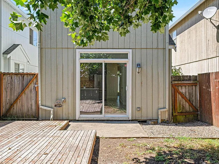 8526 N Haven Ave — Photo 33