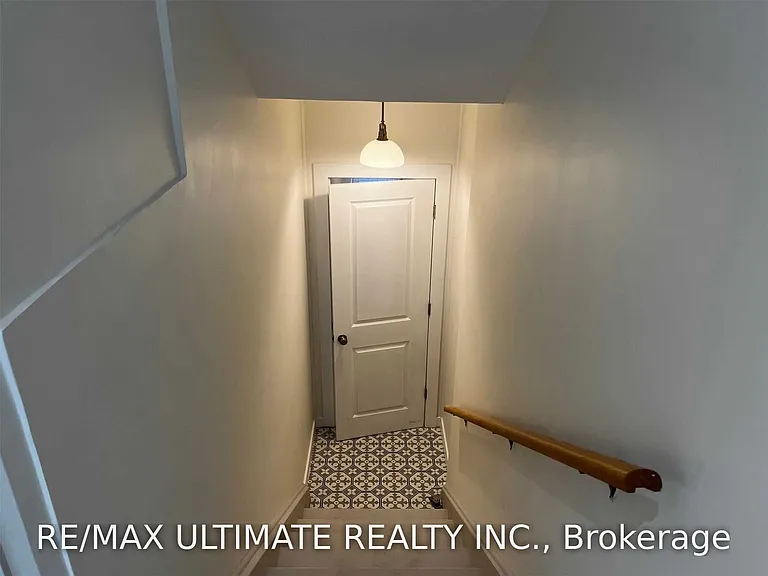 1065B Saint Clair Ave W — Photo 22