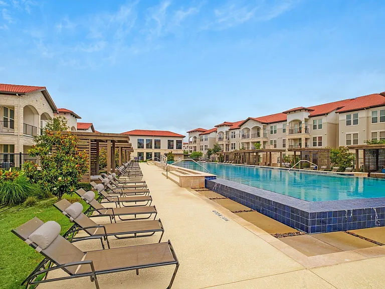 Reveal Lake Ridge — Photo 38