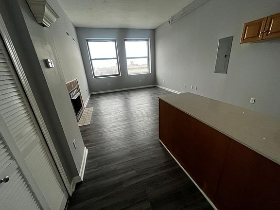 4th image of 1900 Euclid Ave #504