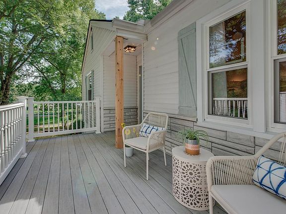 2nd image of 2831 Brunswick Dr