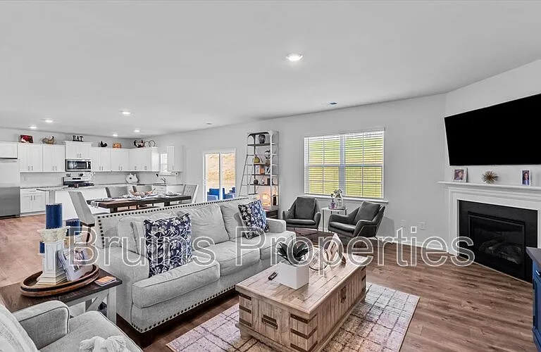 349 Willowbrooke Way — Photo 4