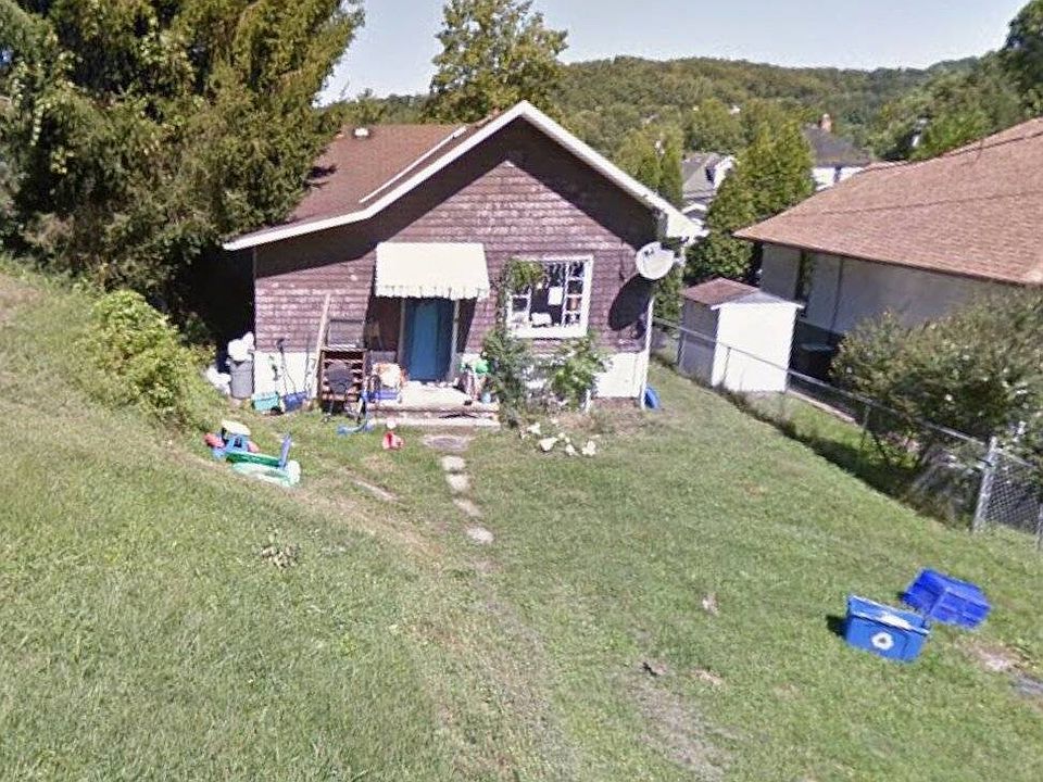 2nd image of 109 Howard St