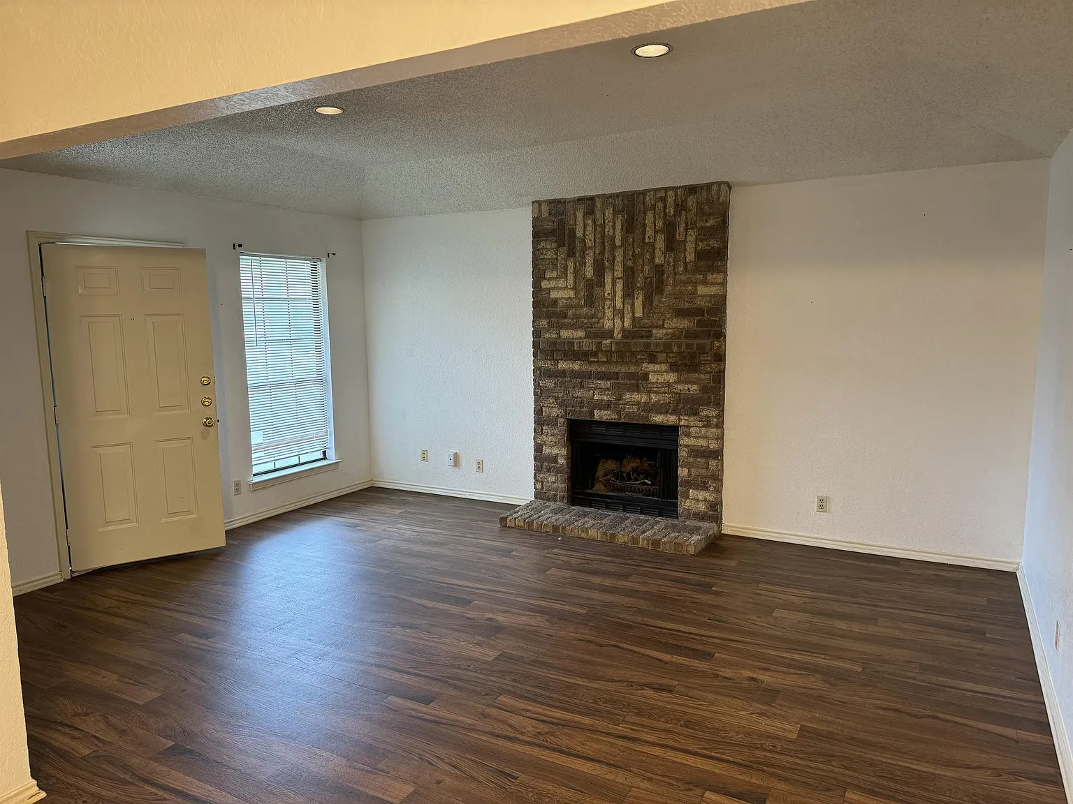 824-826 White Rock Street - 826 — Photo 3