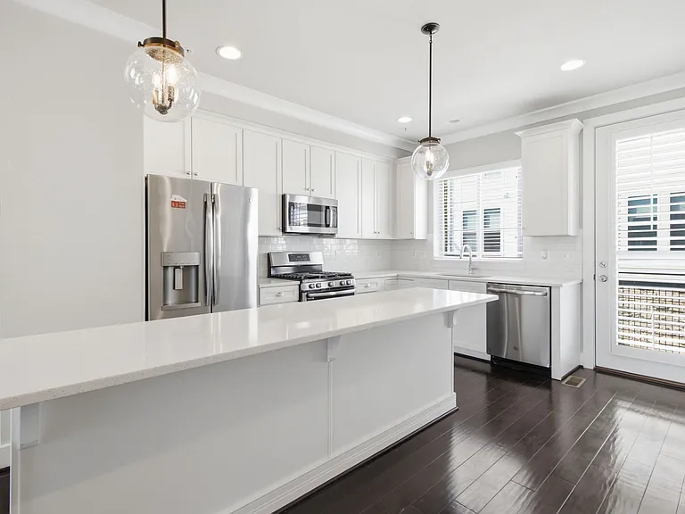 14566 Lake Vista Dr — Photo 22