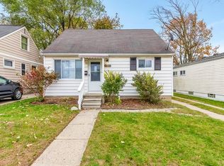 9082 Louise St, Livonia, MI 48150