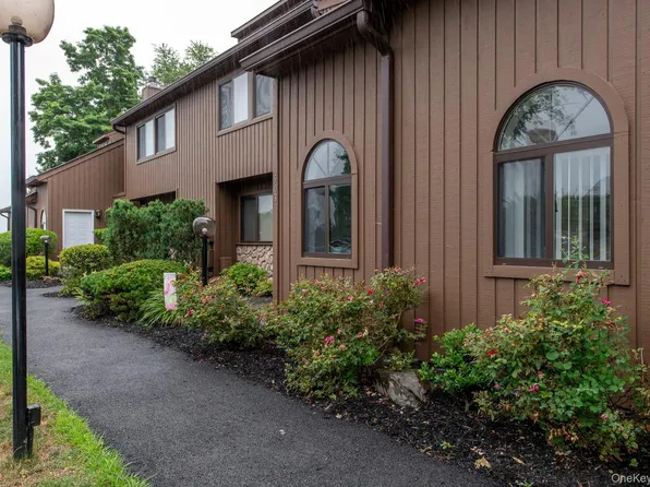 503 Scenic Lane, Poughkeepsie, NY 12603