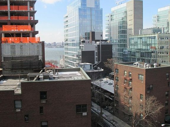 2nd image of 677 Washington St #9E