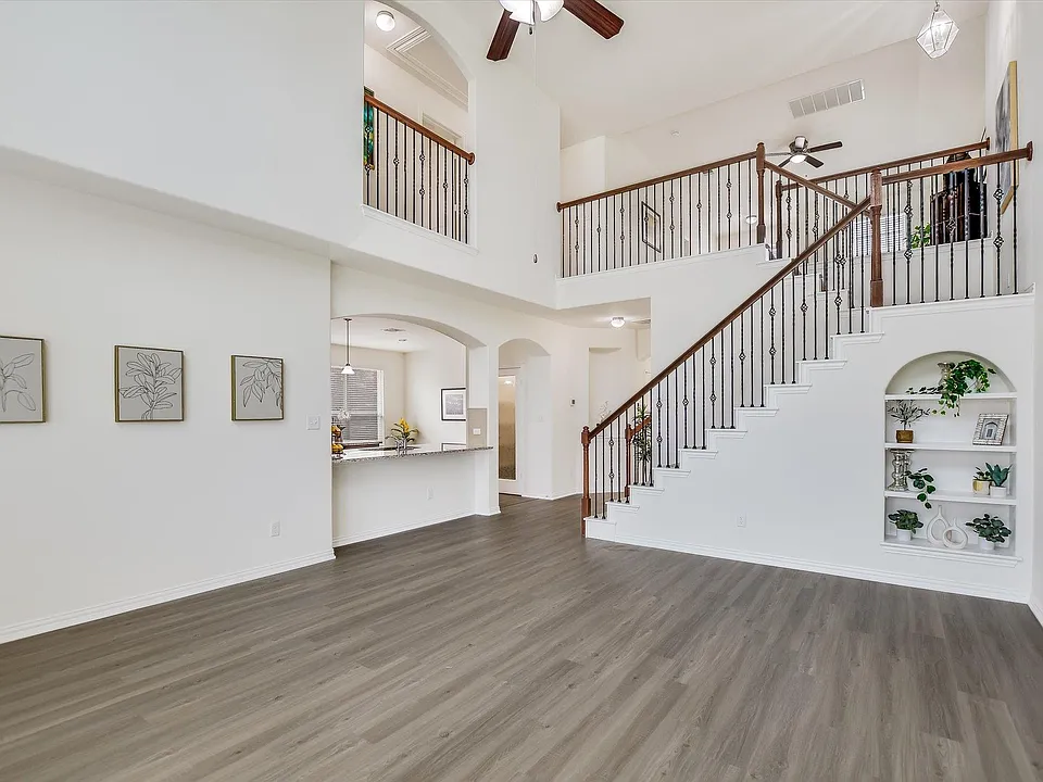 115 Mollie Dr