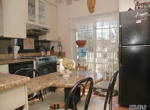 Eat in kitchen