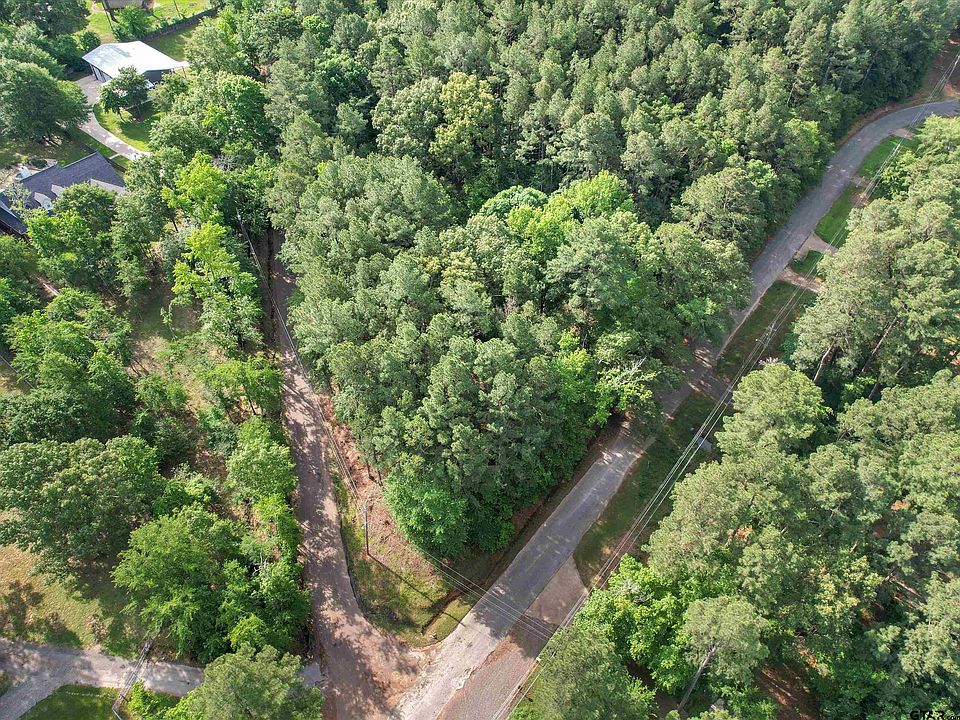 1st image of 2 E Lake Dr