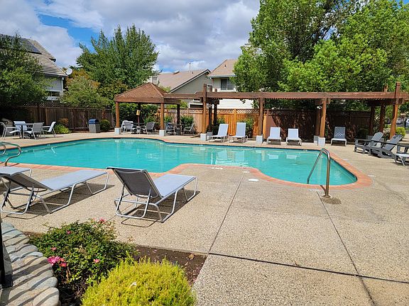 5th image of 103 Chadsford Ct
