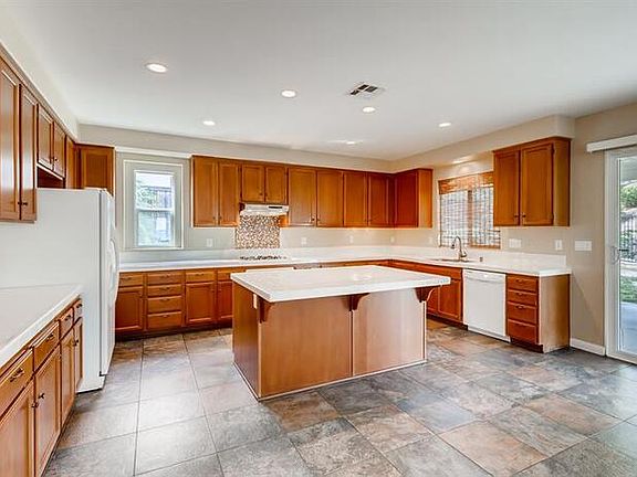 2nd image of 23487 Caliente Springs Ave