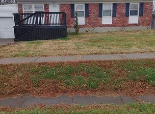 4501 Summers Dr, Louisville, KY 40229