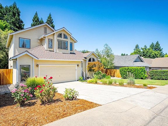 5th image of 296 Randall Dr