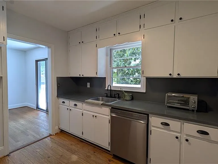 4300 Rickenbacker Way NE — Photo 9