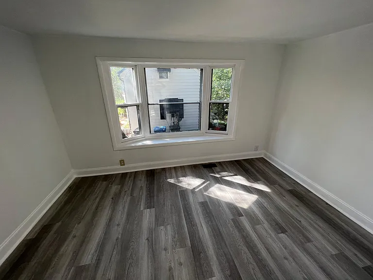 807 Price Ave — Photo 6
