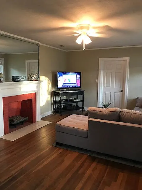 3 bed, 1686 sqft, $1,800 — Photo 2