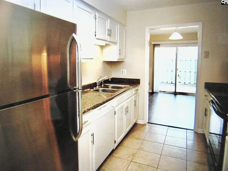 210 Browning Ln — Photo 2