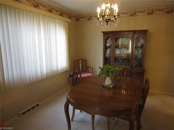5th image of 4440 Habersham Ln S #206
