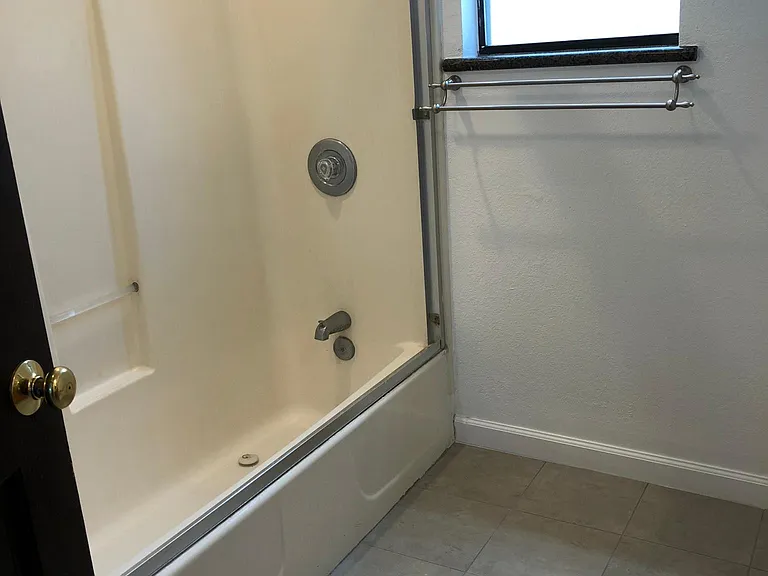378 E Saint John St #1 — Photo 5
