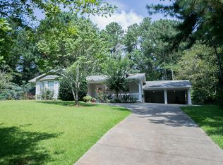 392 Crestline Cir, Alexander City, AL 35010