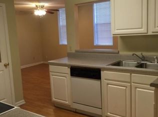 119 W Carolina Ave #B, Hartsville, SC 29550