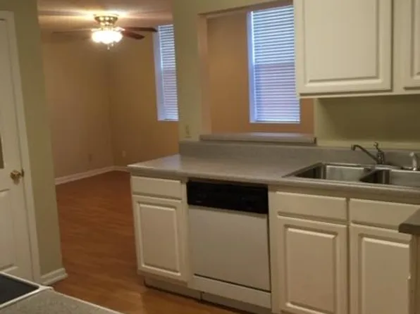 119 W Carolina Ave #B, Hartsville, SC 29550
