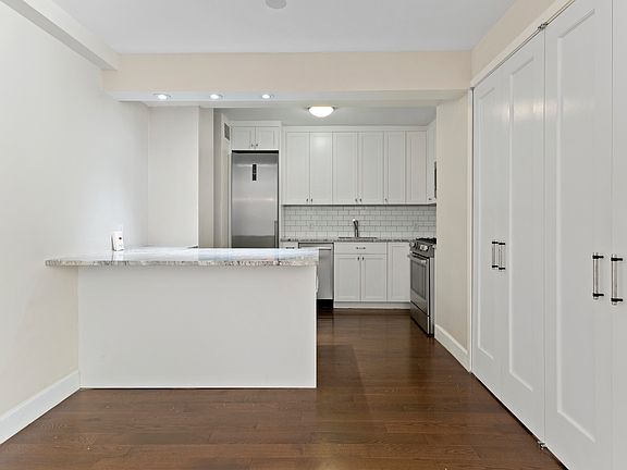 4th image of 360 E 72nd St APT A204