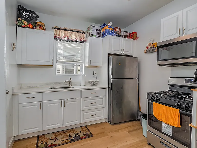 22 Sears Pl #1 — Photo 8