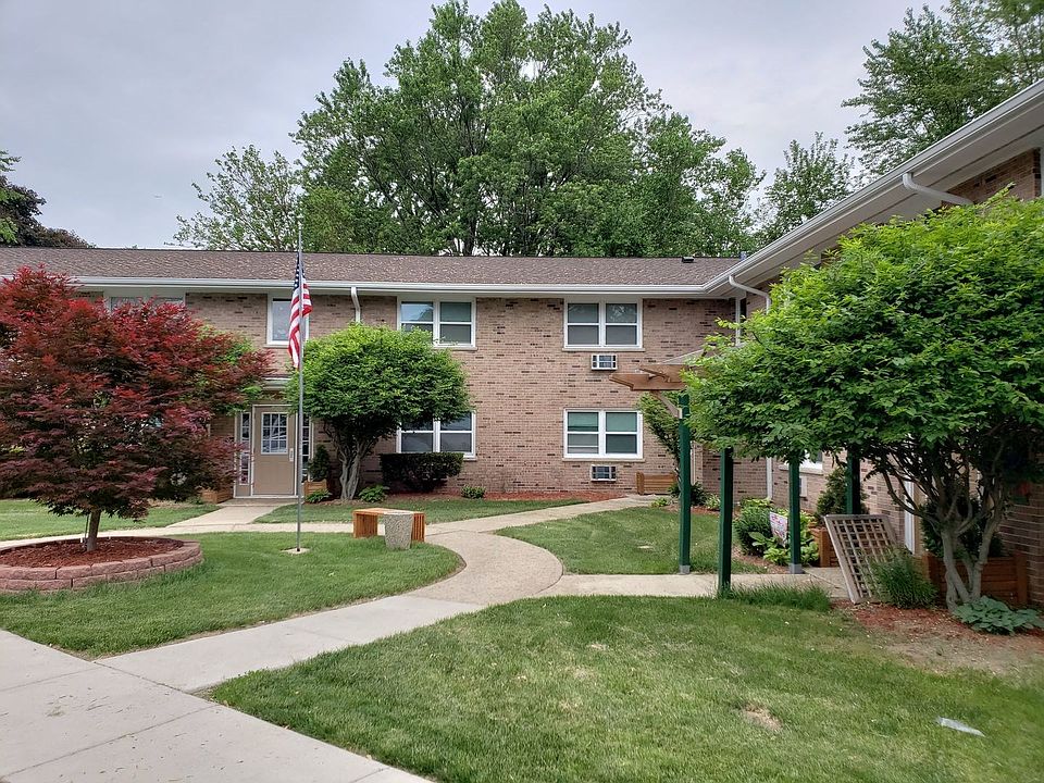 1st image of 233 Robert Dr APT 3