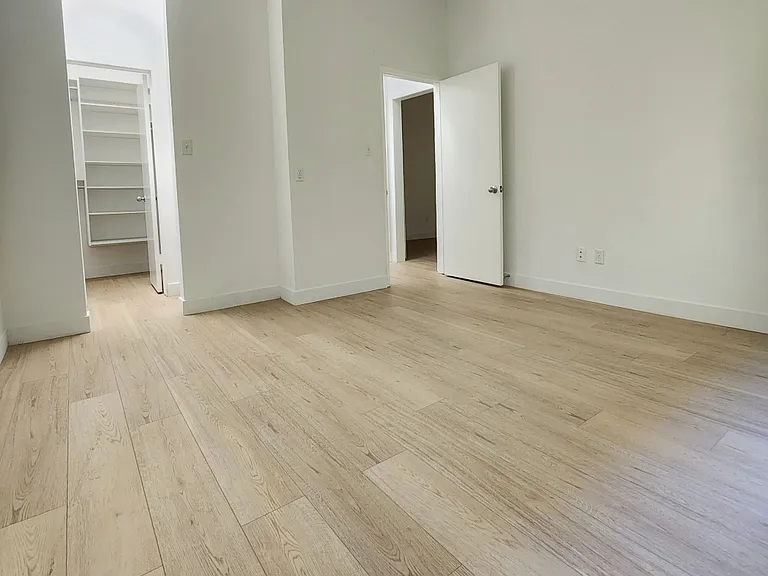 12340 Rochester Ave — Photo 20