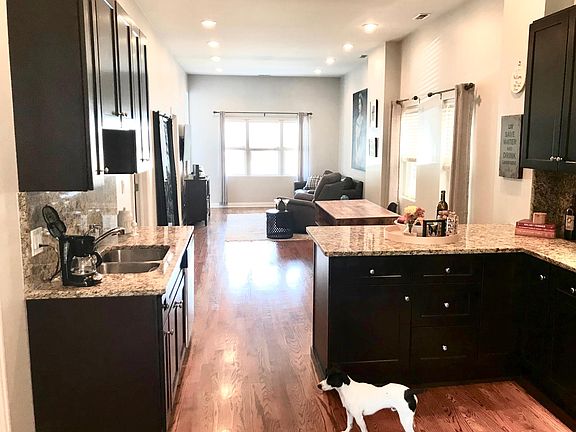 4th image of 2441 W Augusta Blvd #1
