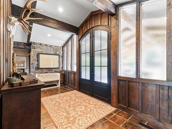 5th image of 639 Sycamore Springs Cir