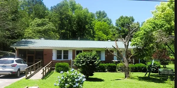 282 Bayview Rd — Photo 1
