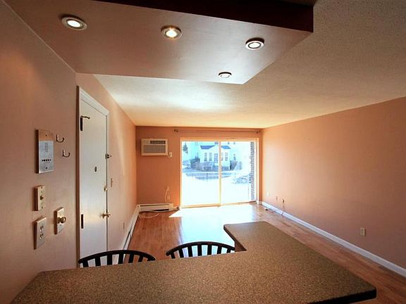 3rd image of 37 South St #8M