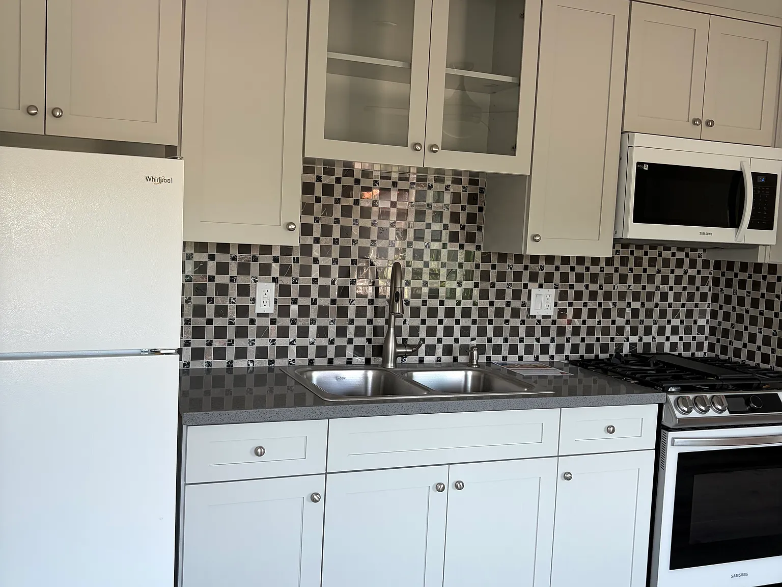 1 bed, 800 sqft, $2,500 — Photo 4