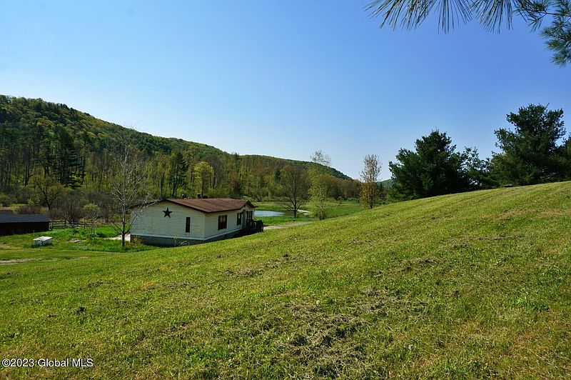 3rd image of 498 Chamberlain Mills Road