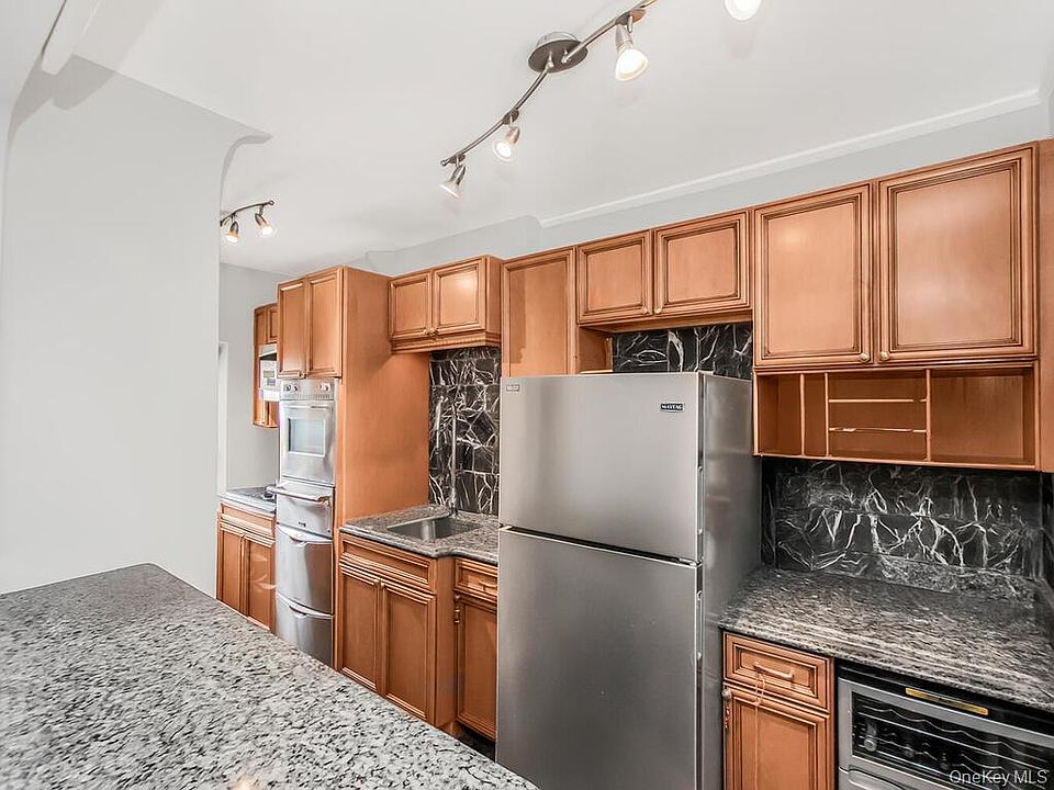 1st image of 470 N Broadway #B34
