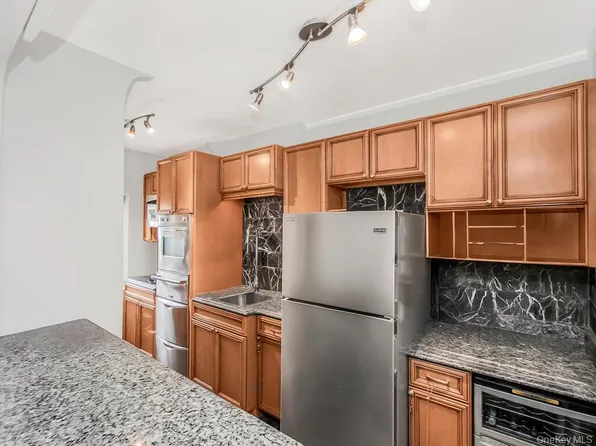 470 N Broadway #B34, Yonkers, NY 10701