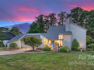 16001 Cramur Dr, Huntersville, NC 28078