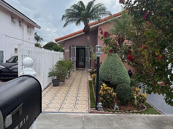 4th image of 10070 SW 2nd St