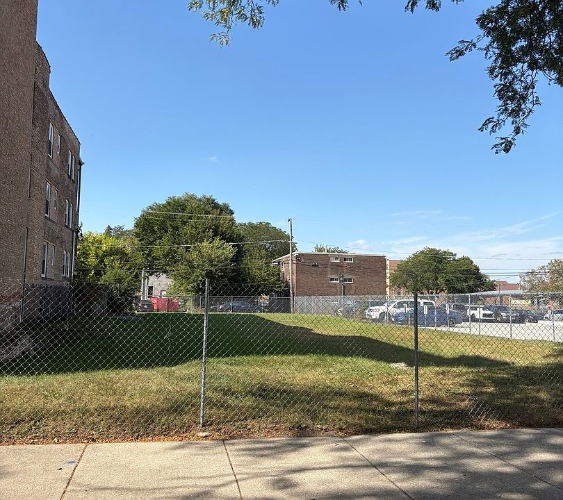2nd image of 4524 S Michigan Ave